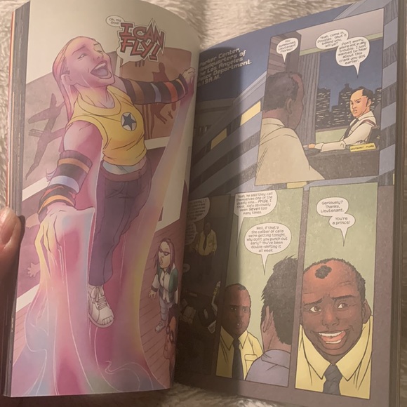 🧚♀️3/$12🧚♀️Runaways Marvel graphic novel - Picture 4 of 5